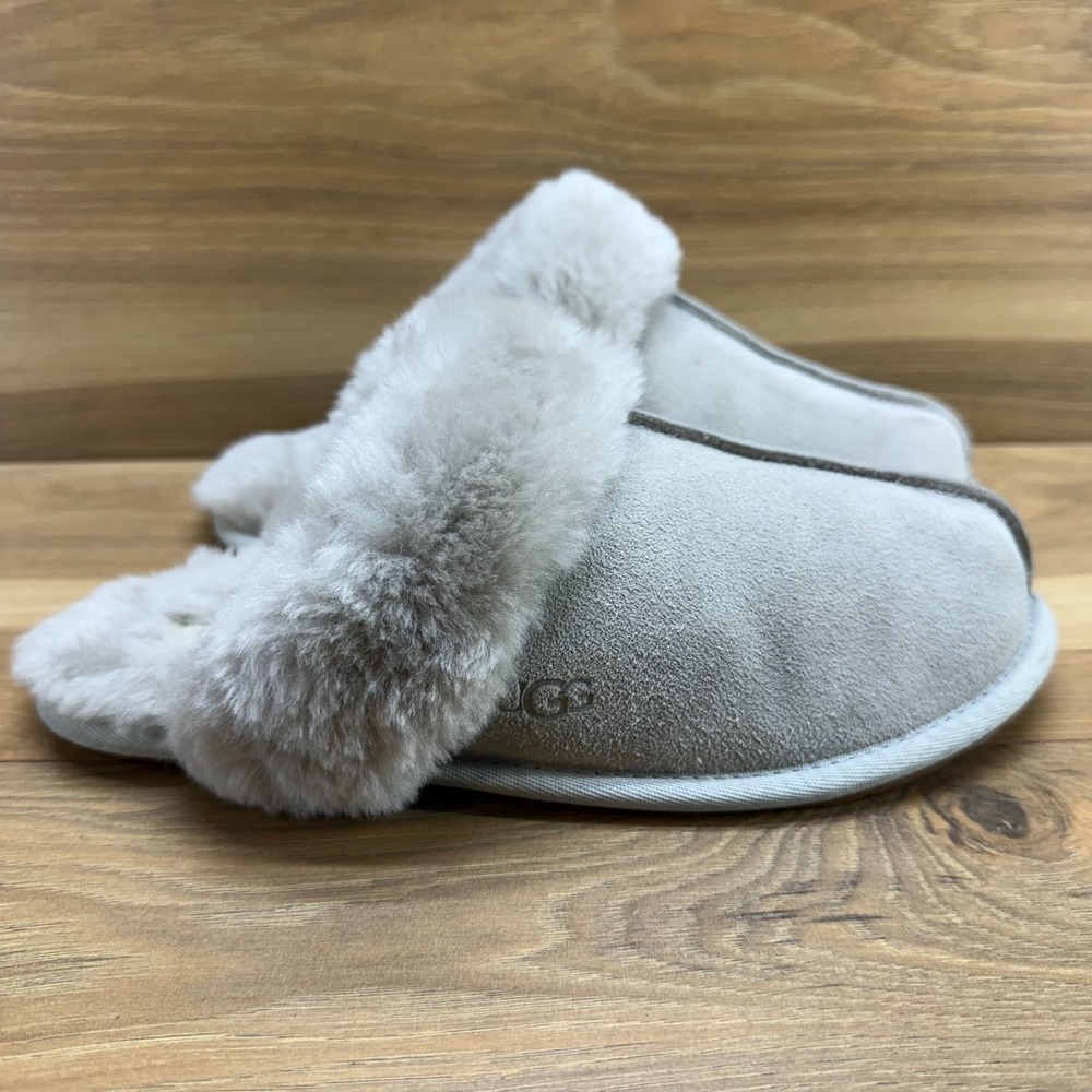 UGG Scuffette Slippers Suede Womens 8 Gray Shearling Shearling Fur Cozy Mule